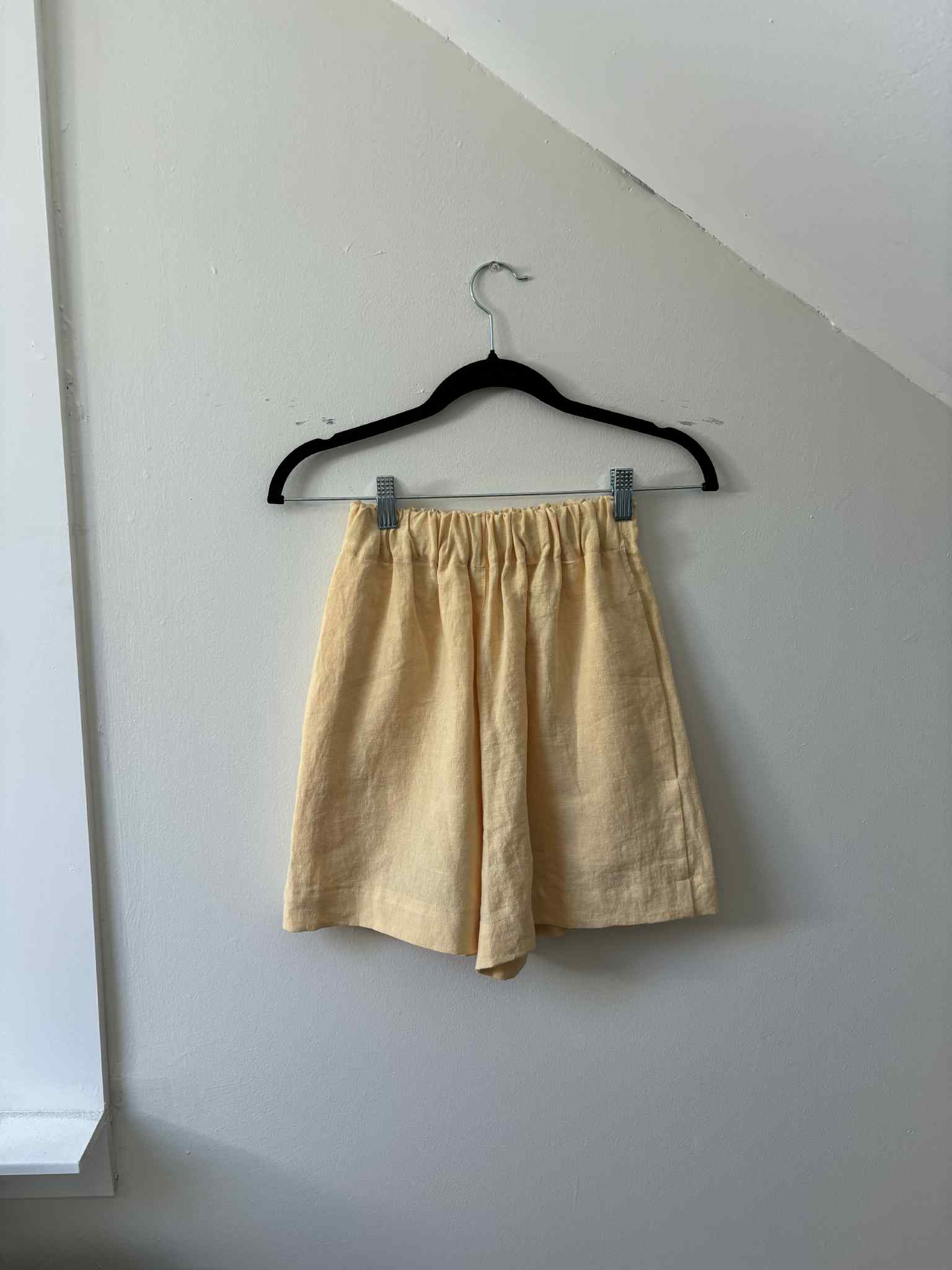 MAYNE SHORTS SAMPLE - XS - BUTTER